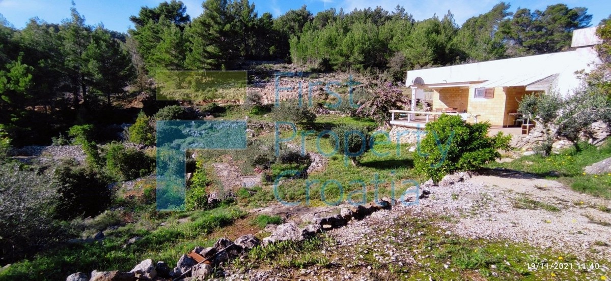 KO1678 - Terreno edificabile con una piccola casa, Korčula, in vendita