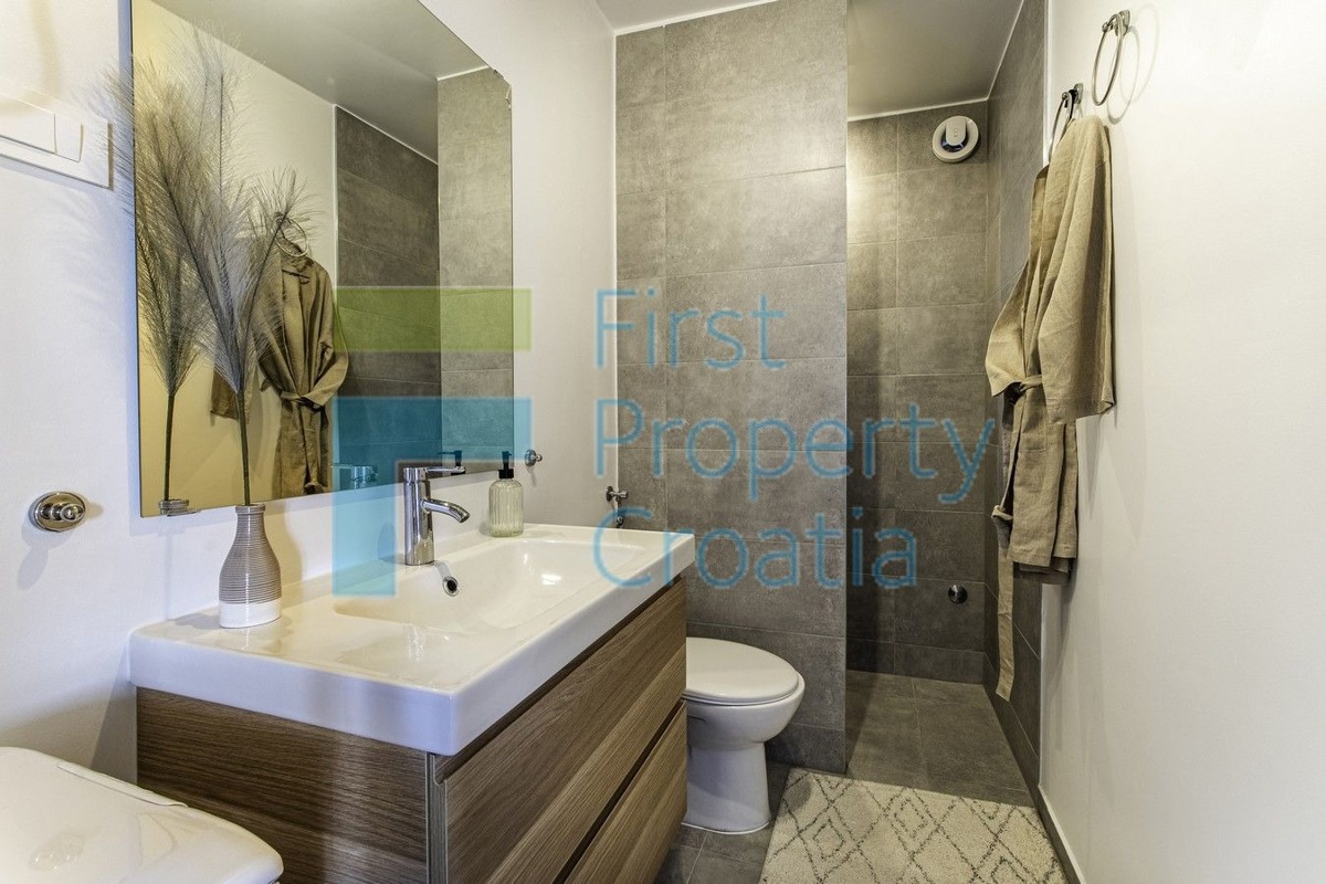 RG1732 - Appartamenti moderni vicino al mare, Rogoznica, in vendita
