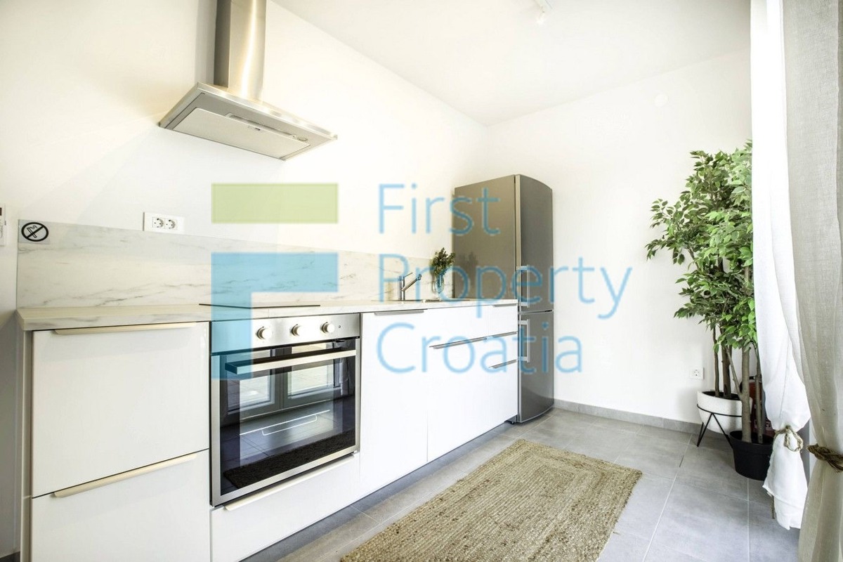 RG1732 - Appartamenti moderni vicino al mare, Rogoznica, in vendita