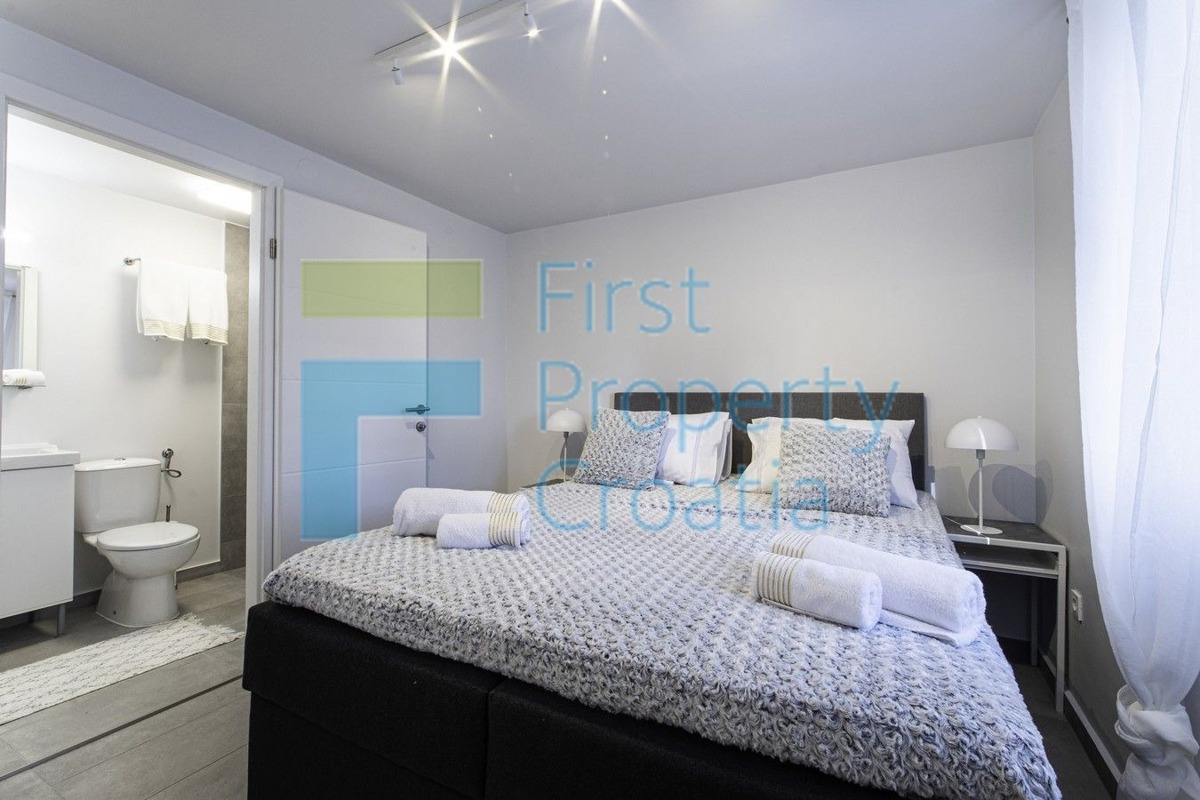 RG1732 - Appartamenti moderni vicino al mare, Rogoznica, in vendita