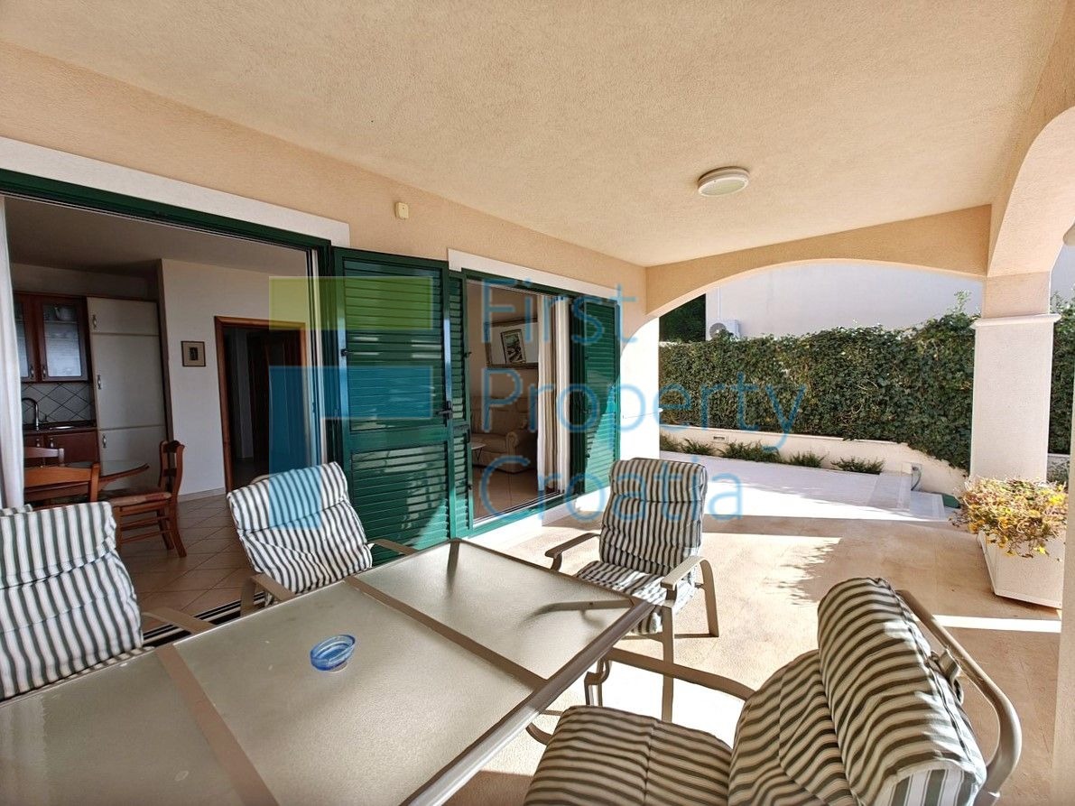 RG1724 - Casa proprio sopra una spiaggia, Rogoznica, in vendita