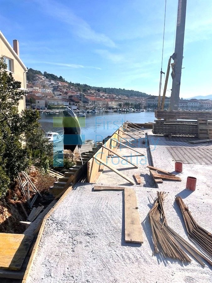 KO1684 - Appartamenti fronte mare con garage, Korčula, in vendita