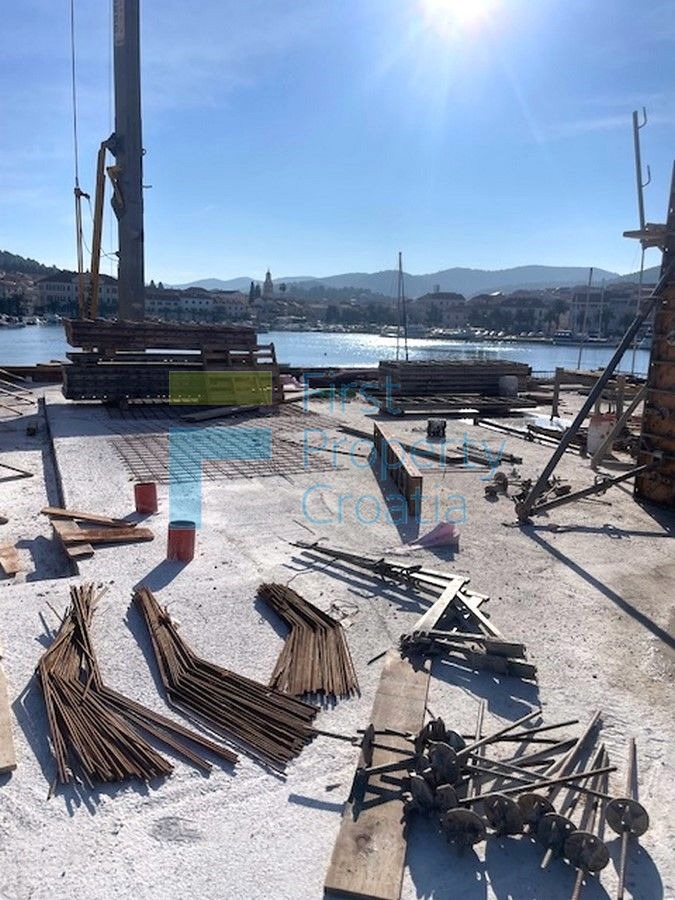 KO1684 - Appartamenti fronte mare con garage, Korčula, in vendita