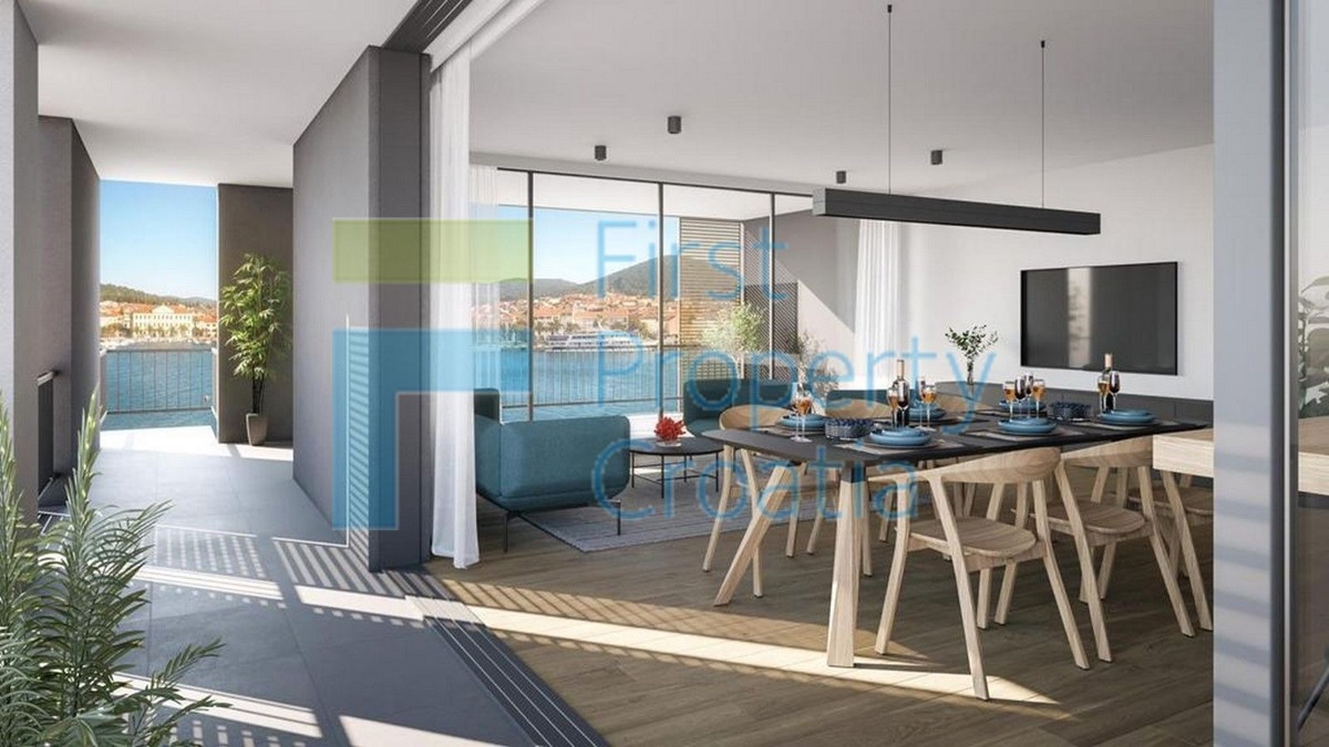 KO1684 - Appartamenti fronte mare con garage, Korčula, in vendita