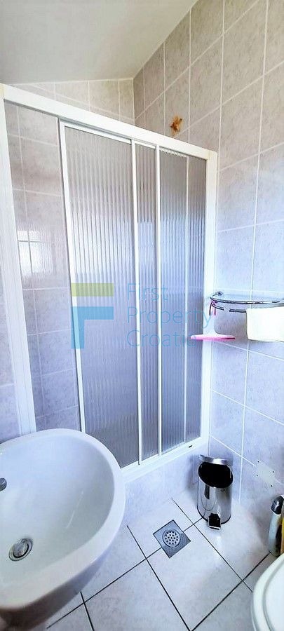 TG1632 - Kuća s dva stana, u blizini plaže, Čiovo, na prodaju