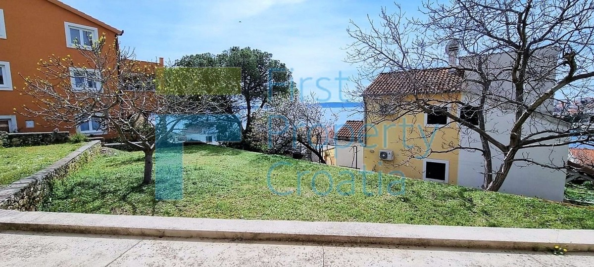 TG1632 - Kuća s dva stana, u blizini plaže, Čiovo, na prodaju