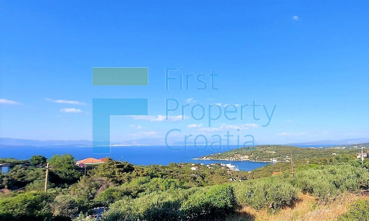 SO1596 - Terreno edificabile in zona tranquilla, Šolta, in vendita