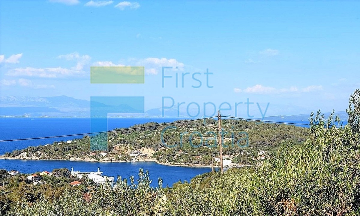 SO1596 - Terreno edificabile in zona tranquilla, Šolta, in vendita