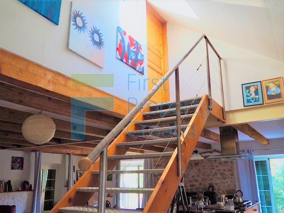 HV1602 - Casa in pietra situata a 20m dal mare, Hvar, in vendita