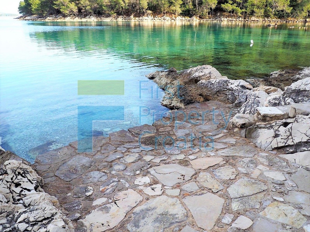 HV1602 - Casa in pietra situata a 20m dal mare, Hvar, in vendita