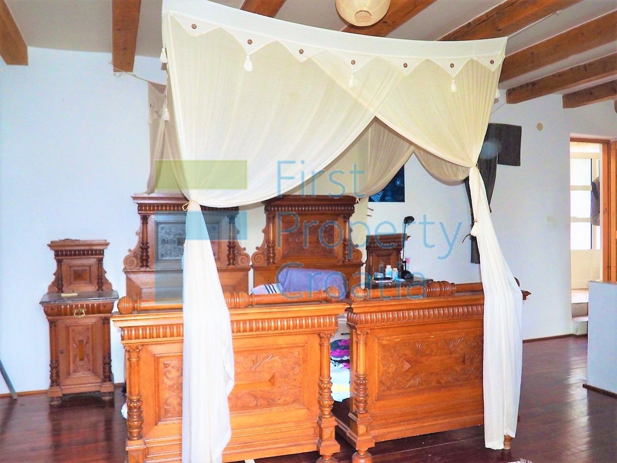 HV1602 - Casa in pietra situata a 20m dal mare, Hvar, in vendita