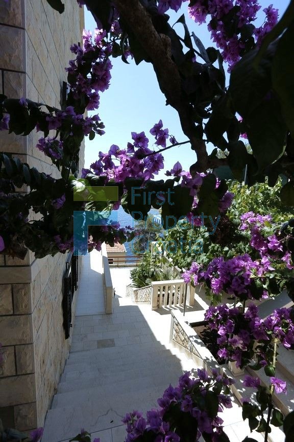 BR1185 - Casa in pietra seconda fila al mare, Brač, in vendita