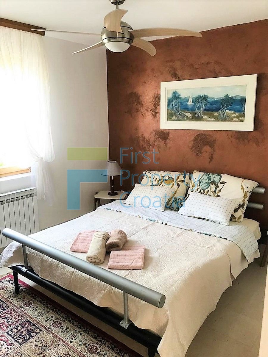 BR1641 - Villa situata a soli 65m sopra il lungomare, Brač, in vendita