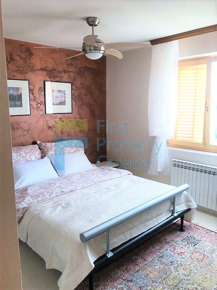 BR1641 - Villa situata a soli 65m sopra il lungomare, Brač, in vendita