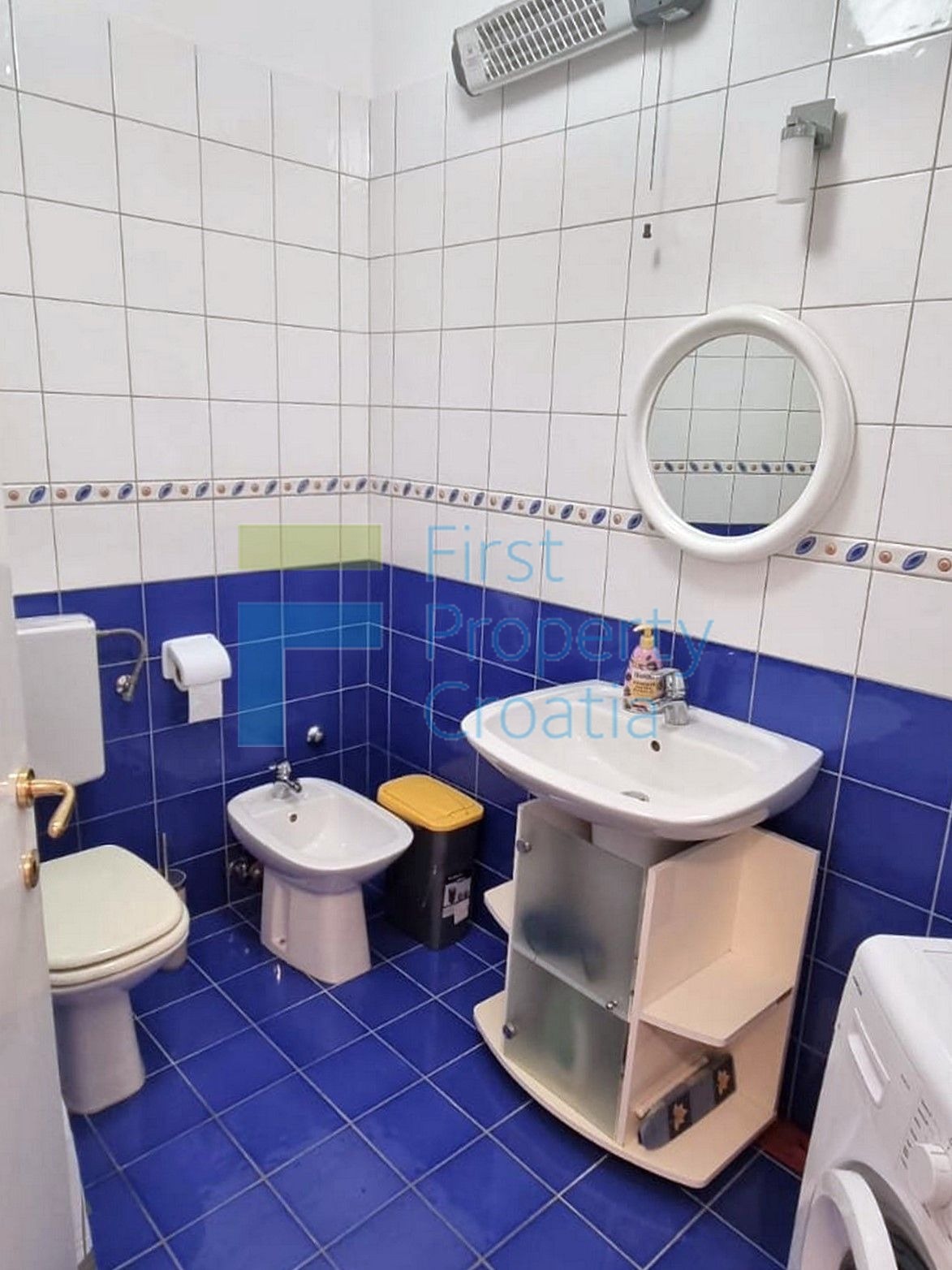 TG1688 – Appartamento situato a soli 70m dal mare, Trogir, in vendita