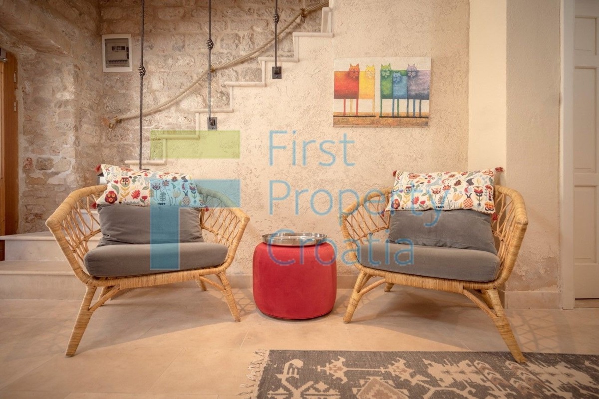 HV1699 - Casa in pietra a soli 15m dal lungomare, Hvar, in vendita