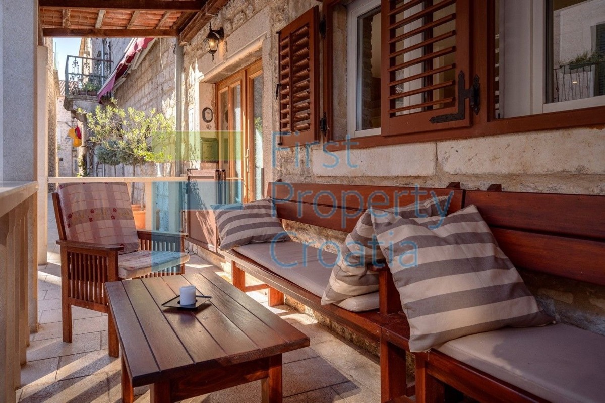 HV1699 - Casa in pietra a soli 15m dal lungomare, Hvar, in vendita