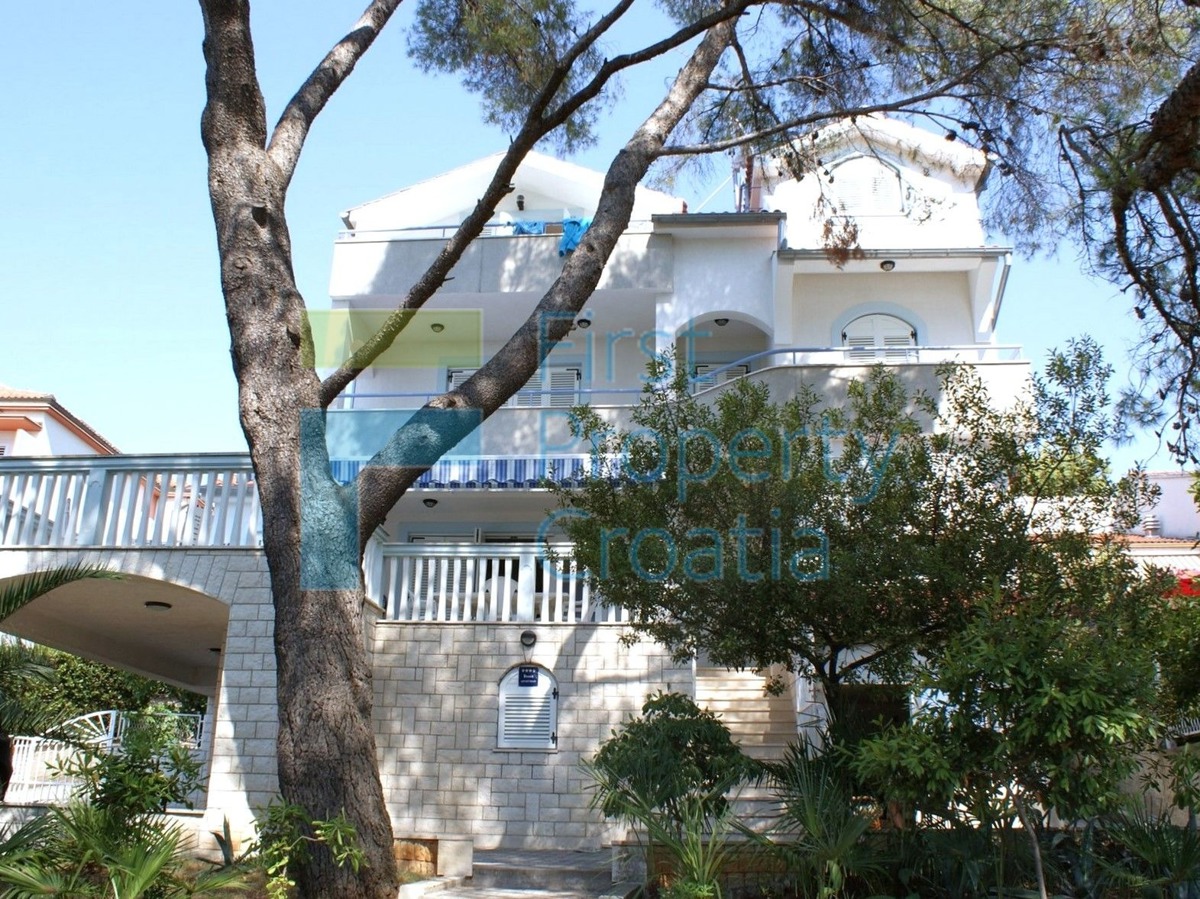 SI0591 - Casa sopra la spiaggia, vicino a Sebenico, in vendita