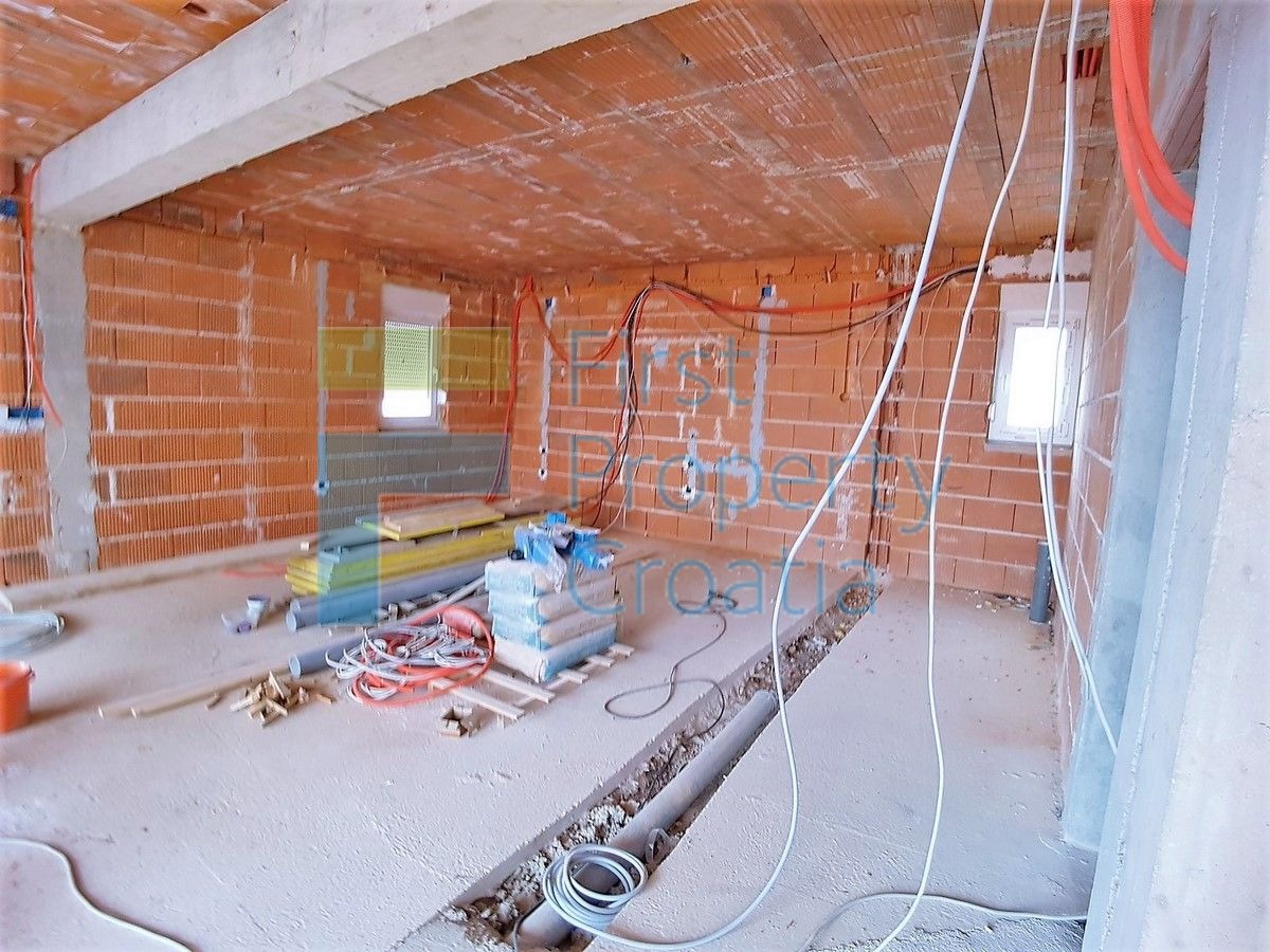 RG1485 - Casa in una baia vicino a Rogoznica, in vendita