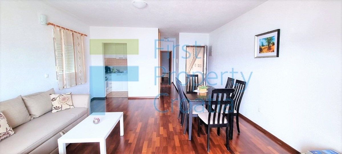 TG1664 - Appartamenti arredati vicino al mare, Čiovo, in vendita