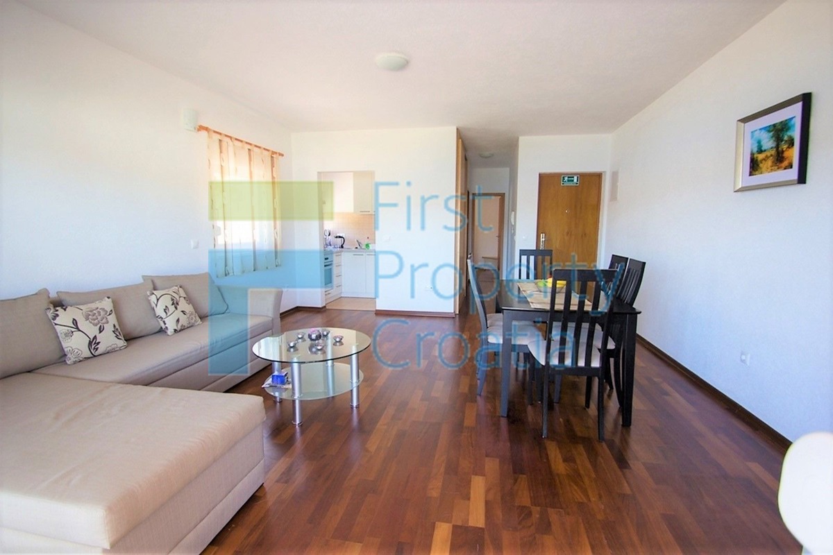 TG1664 - Appartamenti arredati vicino al mare, Čiovo, in vendita