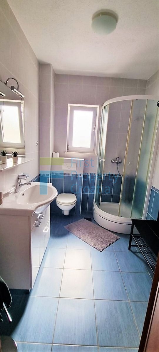 TG1664 - Appartamenti arredati vicino al mare, Čiovo, in vendita