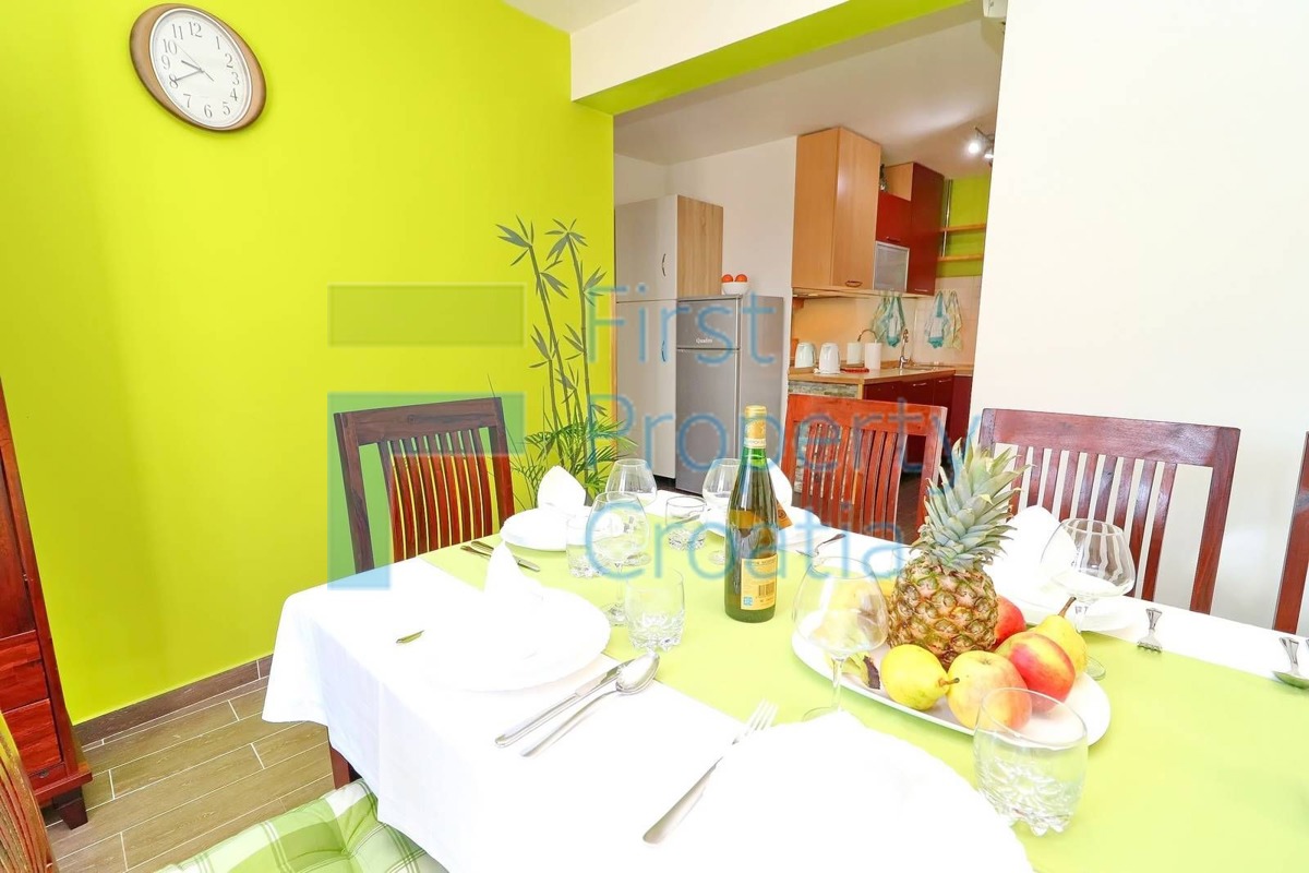 KO1627 – Casa a schiera nel centro storico, Korčula, in vendita