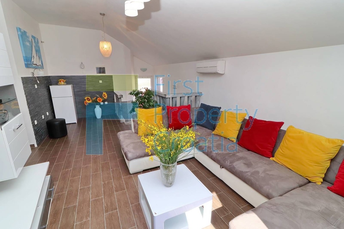 KO1627 – Casa a schiera nel centro storico, Korčula, in vendita