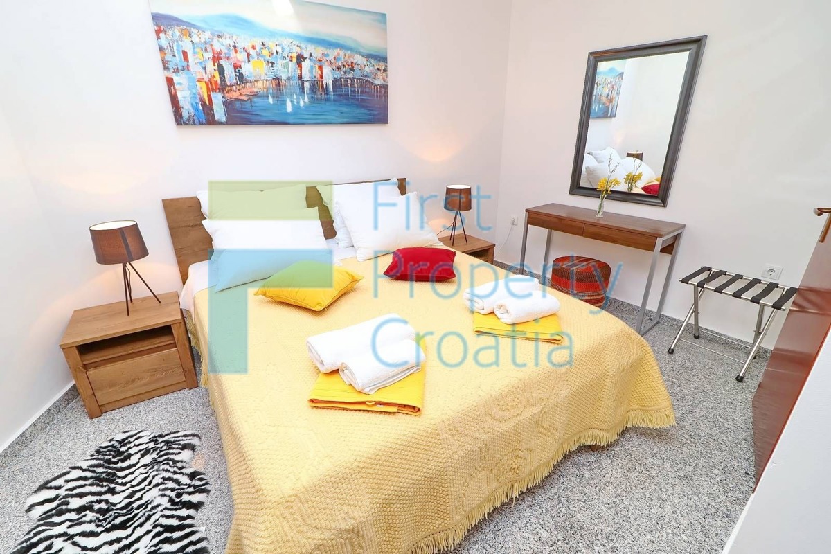 KO1627 – Casa a schiera nel centro storico, Korčula, in vendita