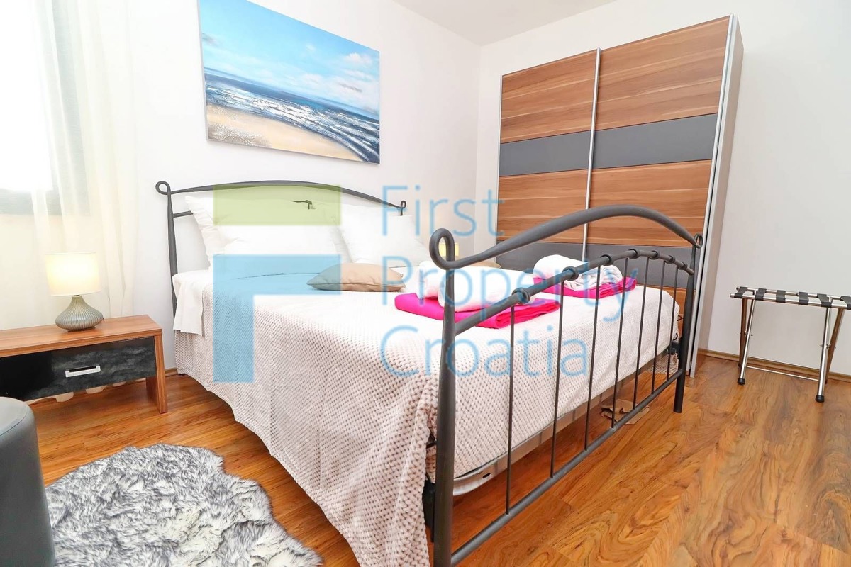 KO1627 – Casa a schiera nel centro storico, Korčula, in vendita