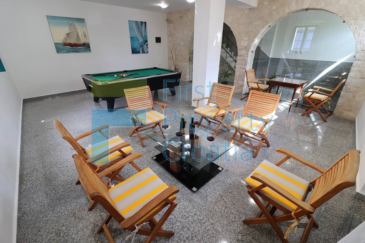 KO1627 – Casa a schiera nel centro storico, Korčula, in vendita