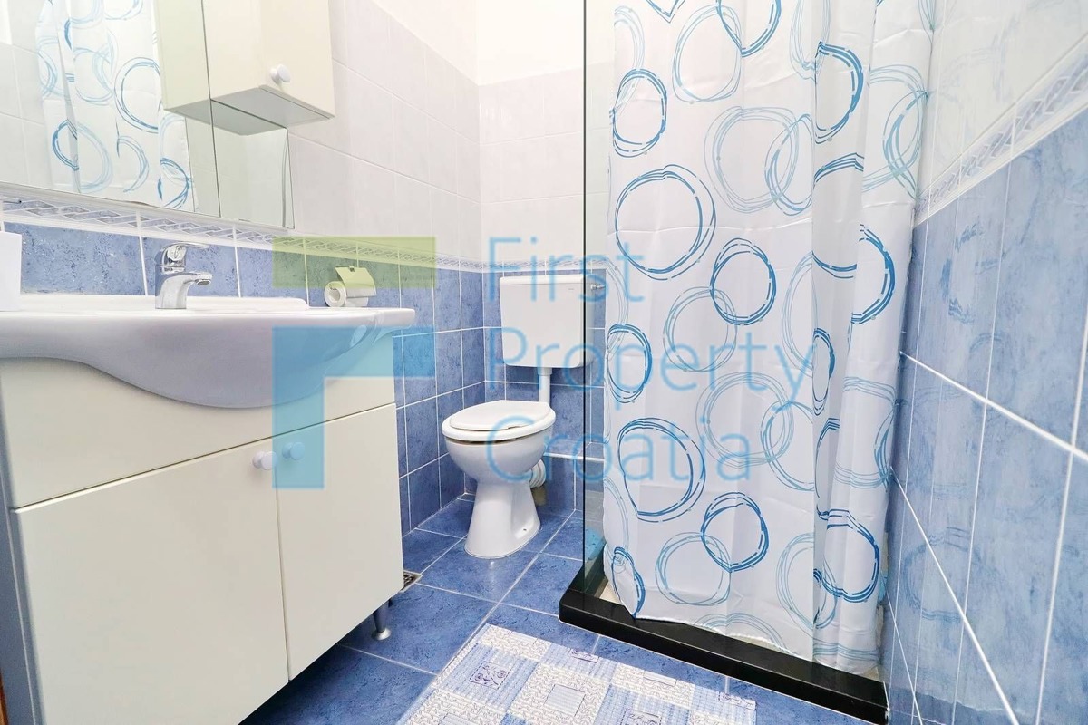 KO1627 – Casa a schiera nel centro storico, Korčula, in vendita