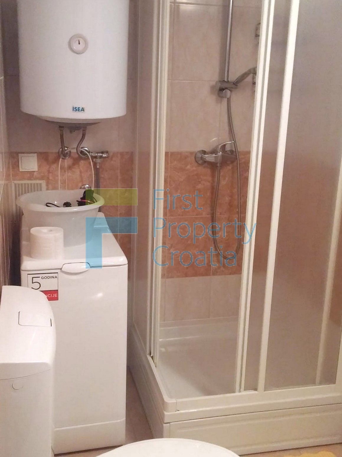 ZD1692 - Casa situata a 35m dal mare, vicino a Zara, in vendita