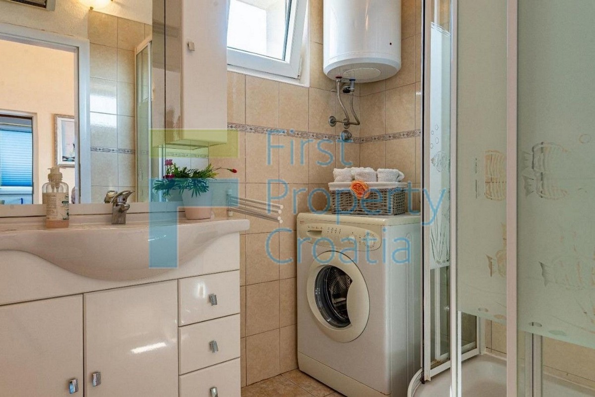 TG1565 - Apartmanska vila s divnim pogledom na more, Čiovo, na prodaju