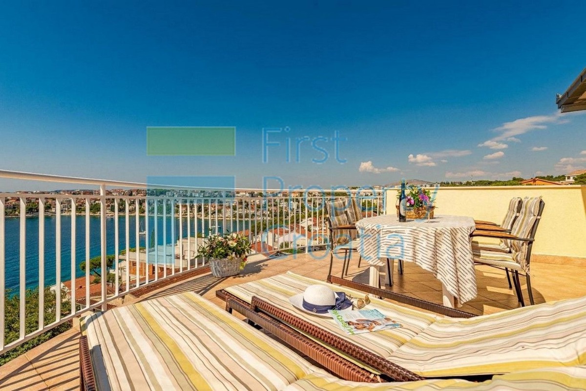 TG1565 - Apartmanska vila s divnim pogledom na more, Čiovo, na prodaju