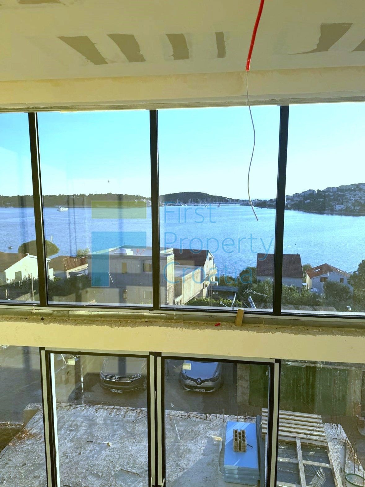 RG1728 - Ville con vista panoramica, vicino a Rogoznica, in vendita