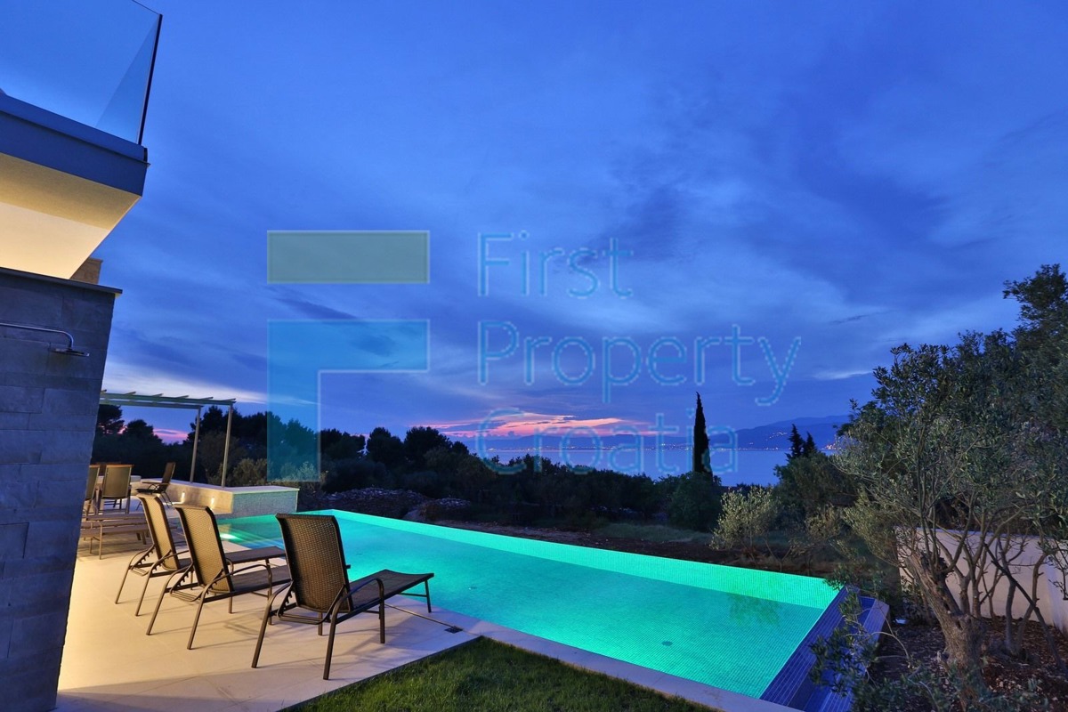 BR0835 - Moderna vila na odličnoj lokaciji, Brač, na prodaju