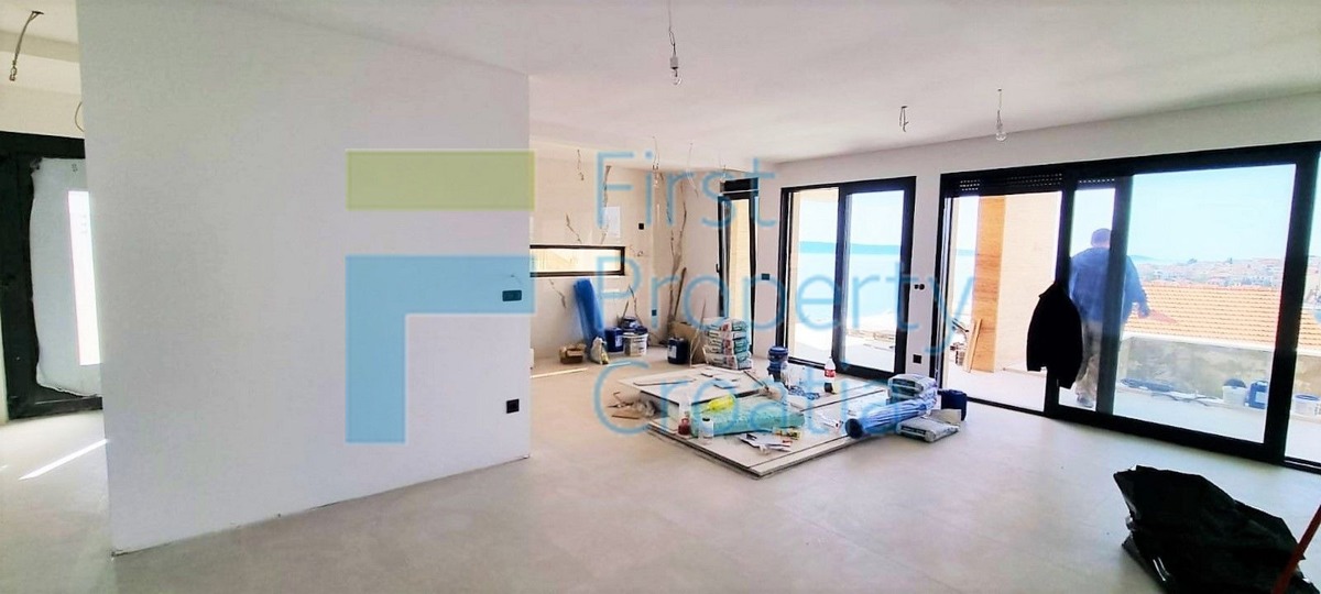 TG1579 - Villa dal design spazioso e vista sul mare, Čiovo, in vendita