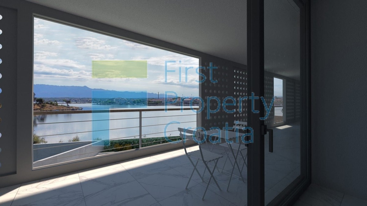 ZD1601 – Urbana vila prvi red do mora, u gradu blizu Zadra, na prodaju