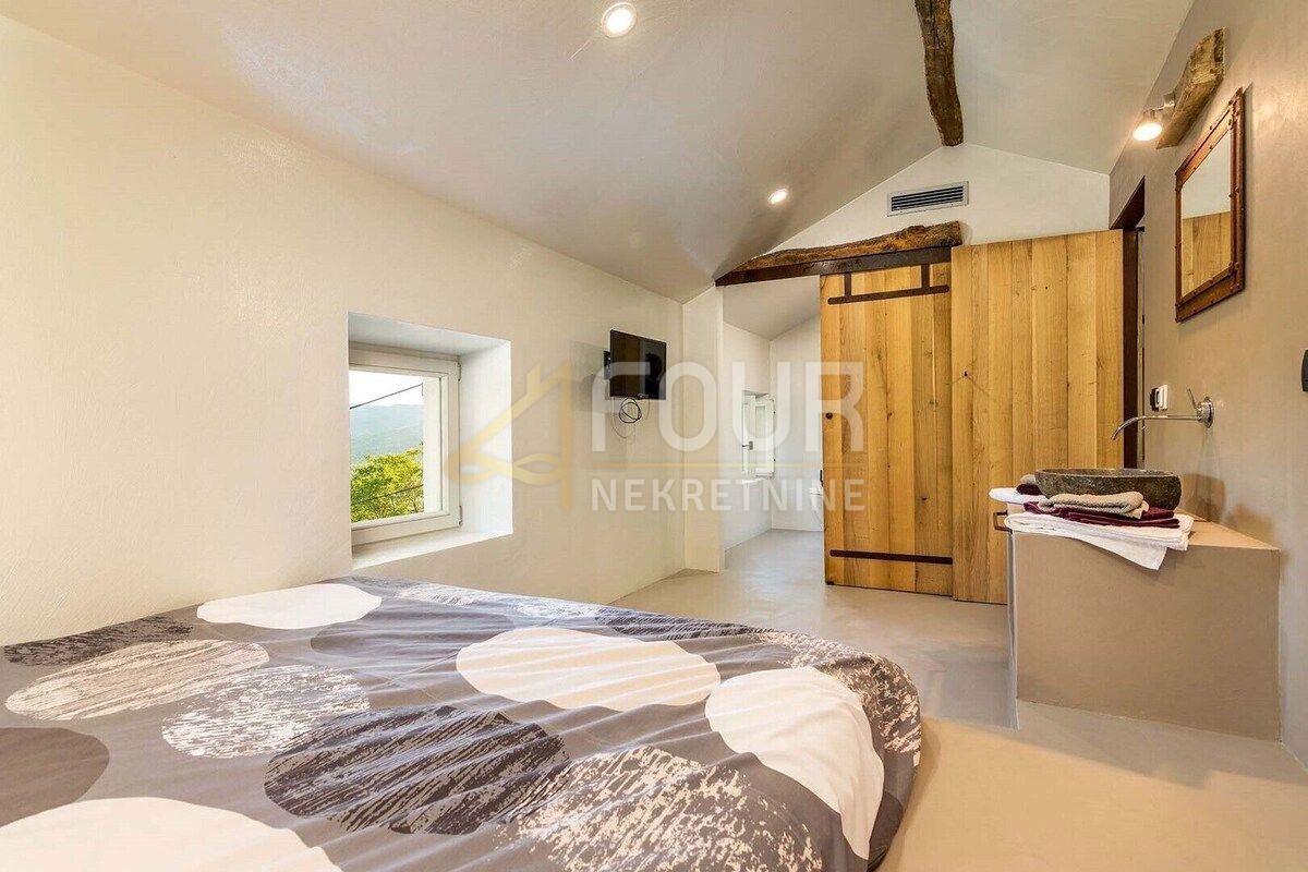 Livade, Oprtalj, 90m2