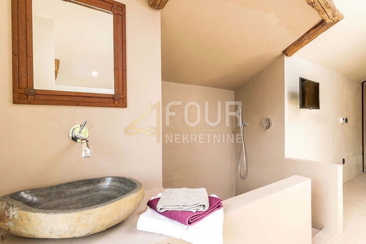 Livade, Oprtalj, 90m2