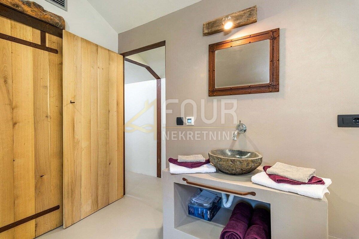 Livade, Oprtalj, 90m2