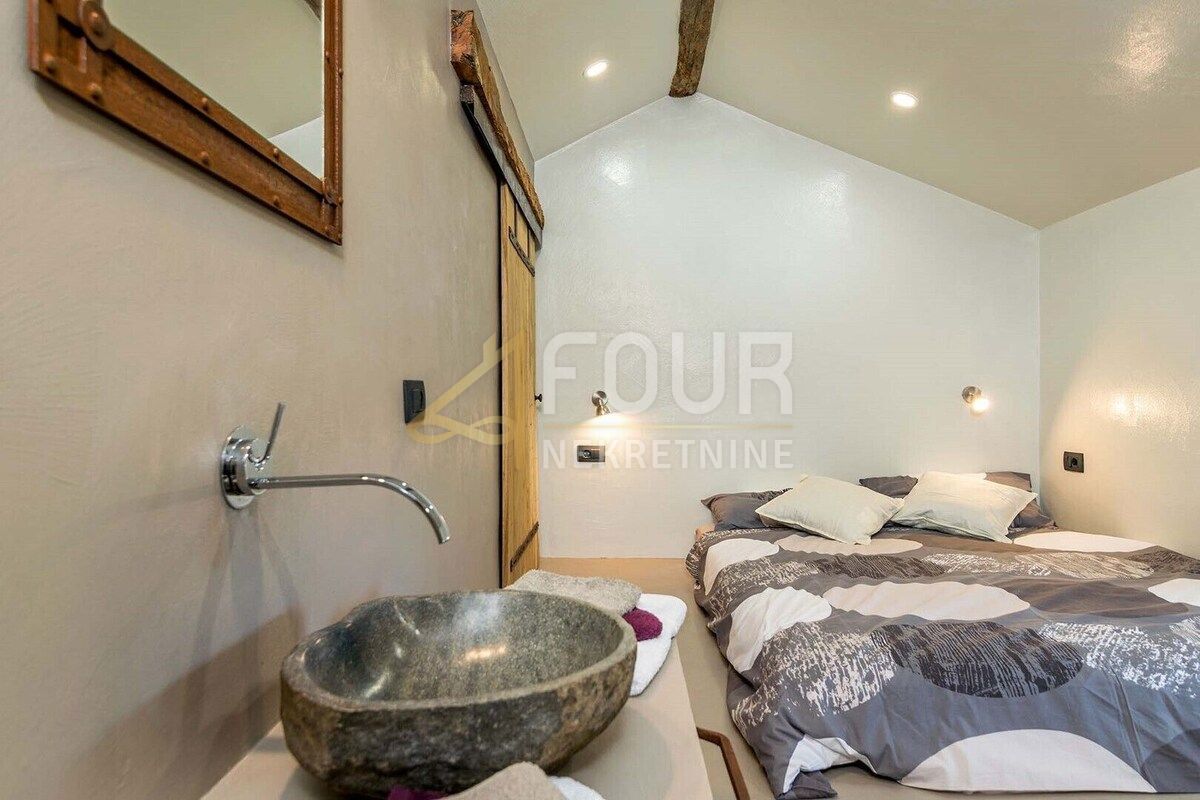 Livade, Oprtalj, 90m2