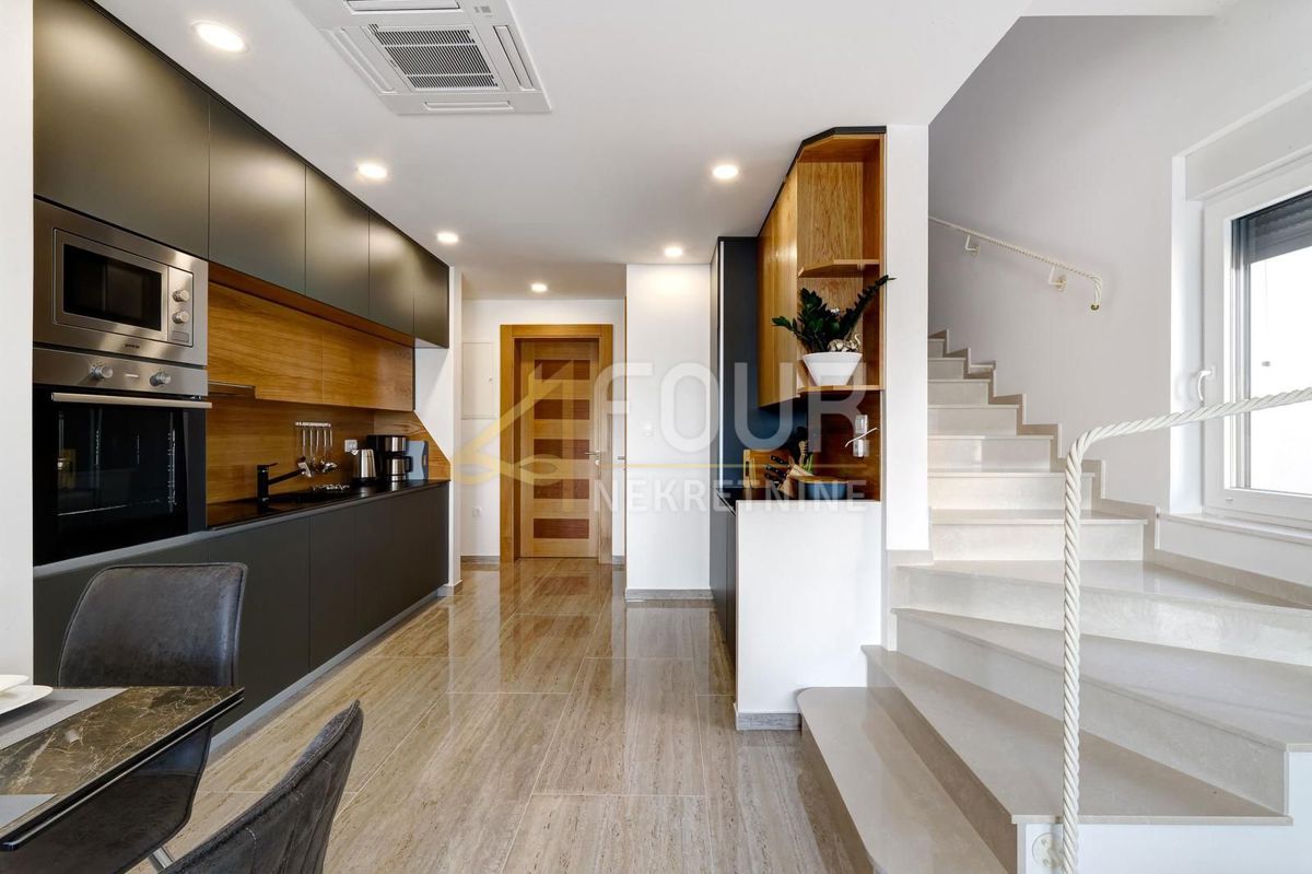 Dramalj, Crikvenica, 202,41m2