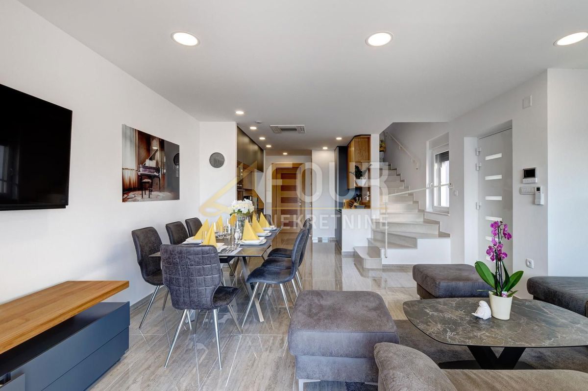 Dramalj, Crikvenica, 202,41m2