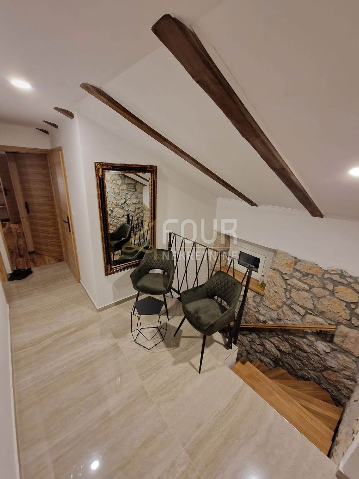 Malinska, Malinska-Dubašnica, 135m2