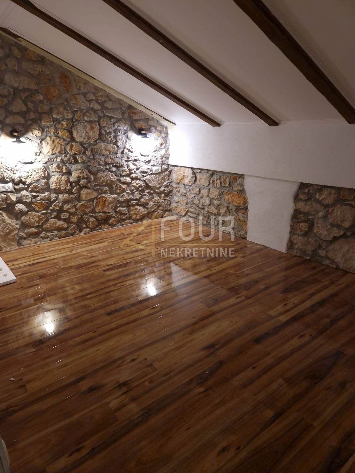 Malinska, Malinska-Dubašnica, 135m2