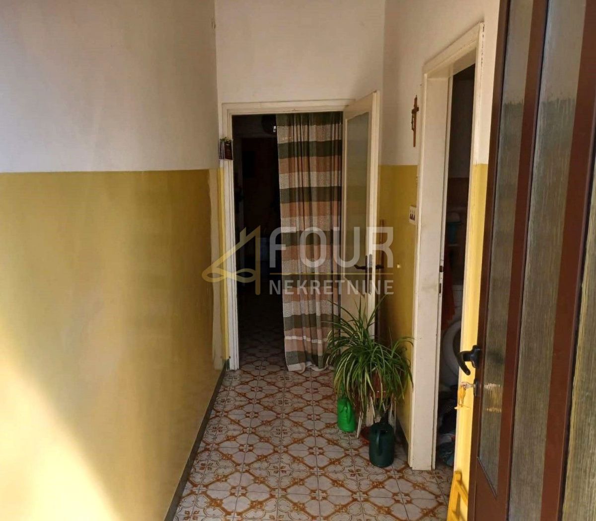 Banderovo, Rijeka, 122m2