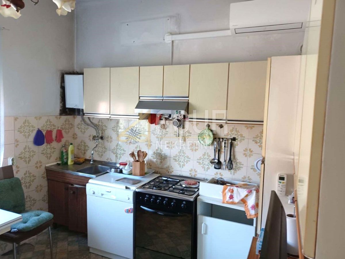 Banderovo, Rijeka, 122m2