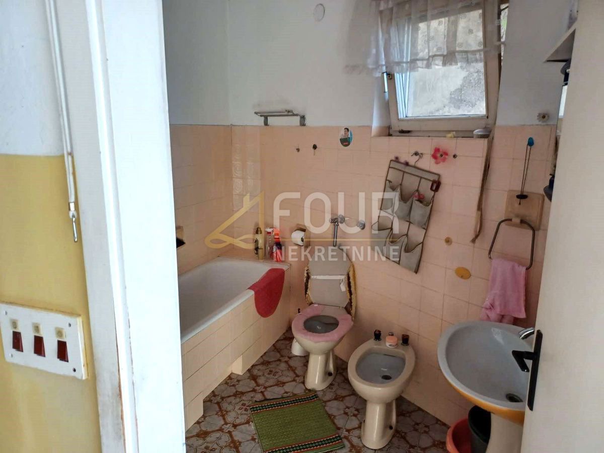 Banderovo, Rijeka, 122m2